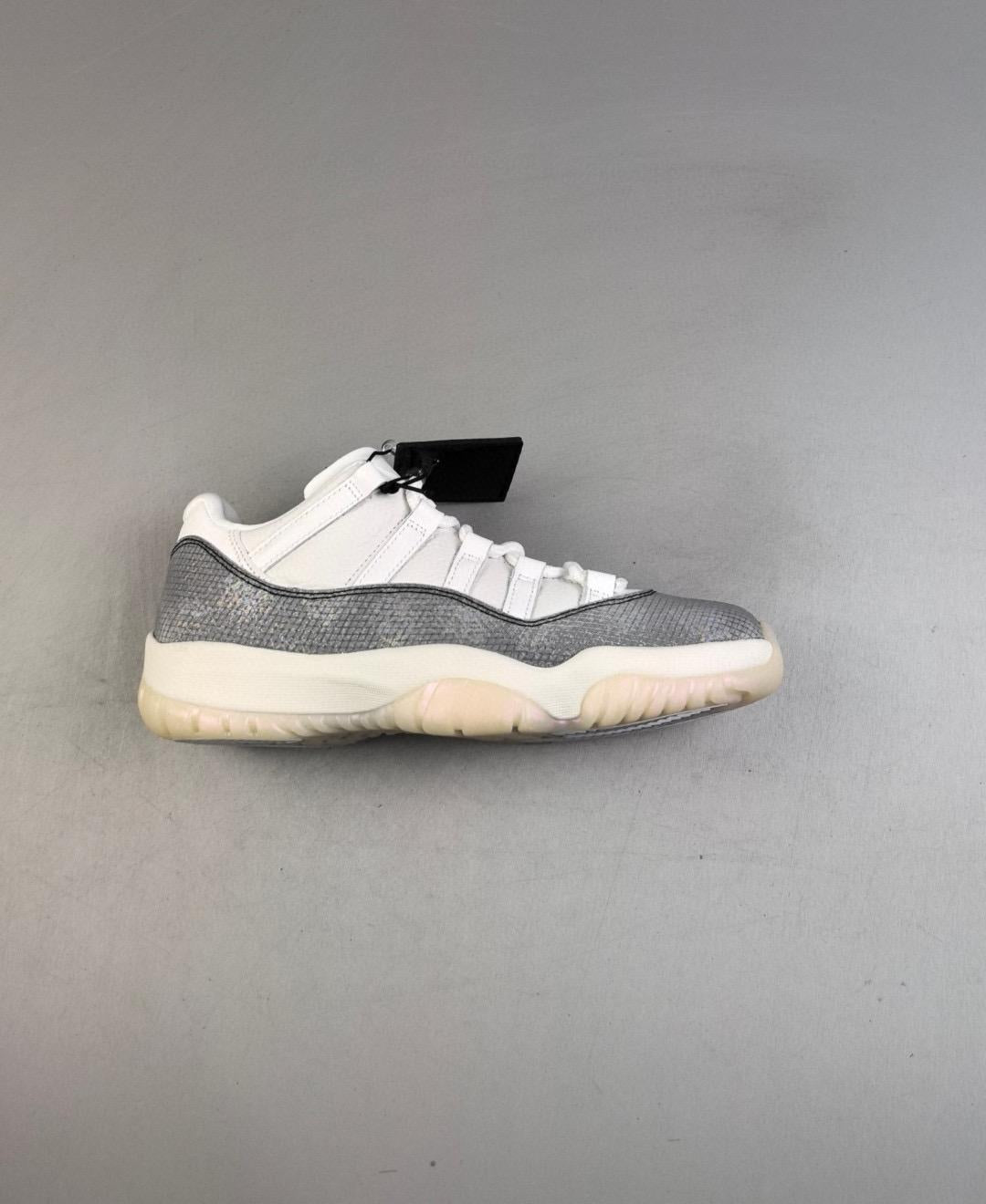 Air Jordan 11 Retro Low Year Of The Snake 40-47