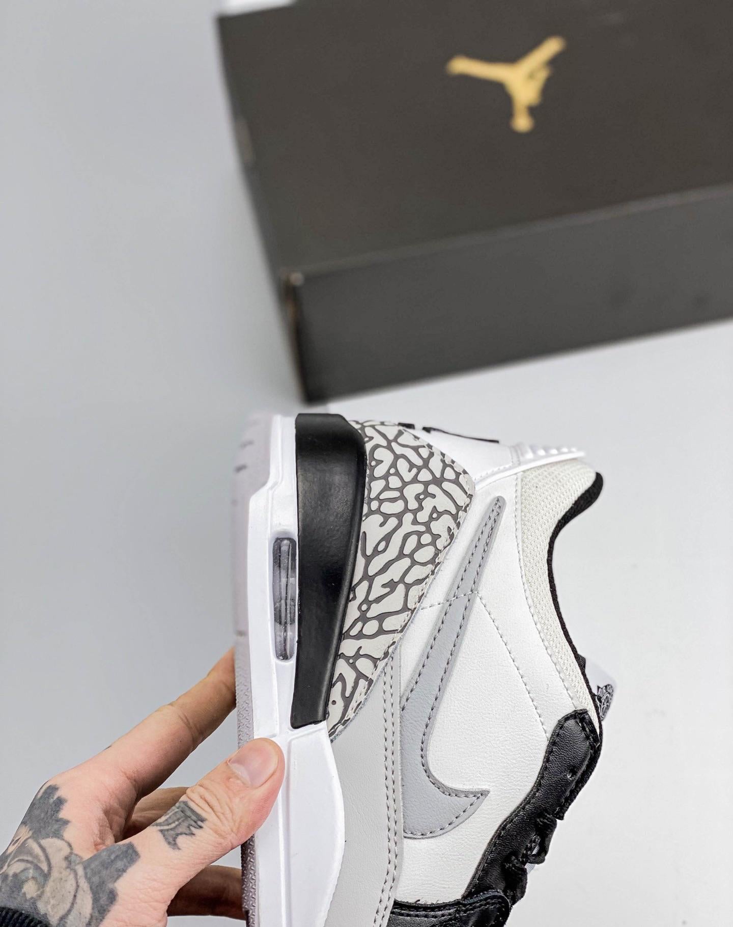 Air Jordan Legacy