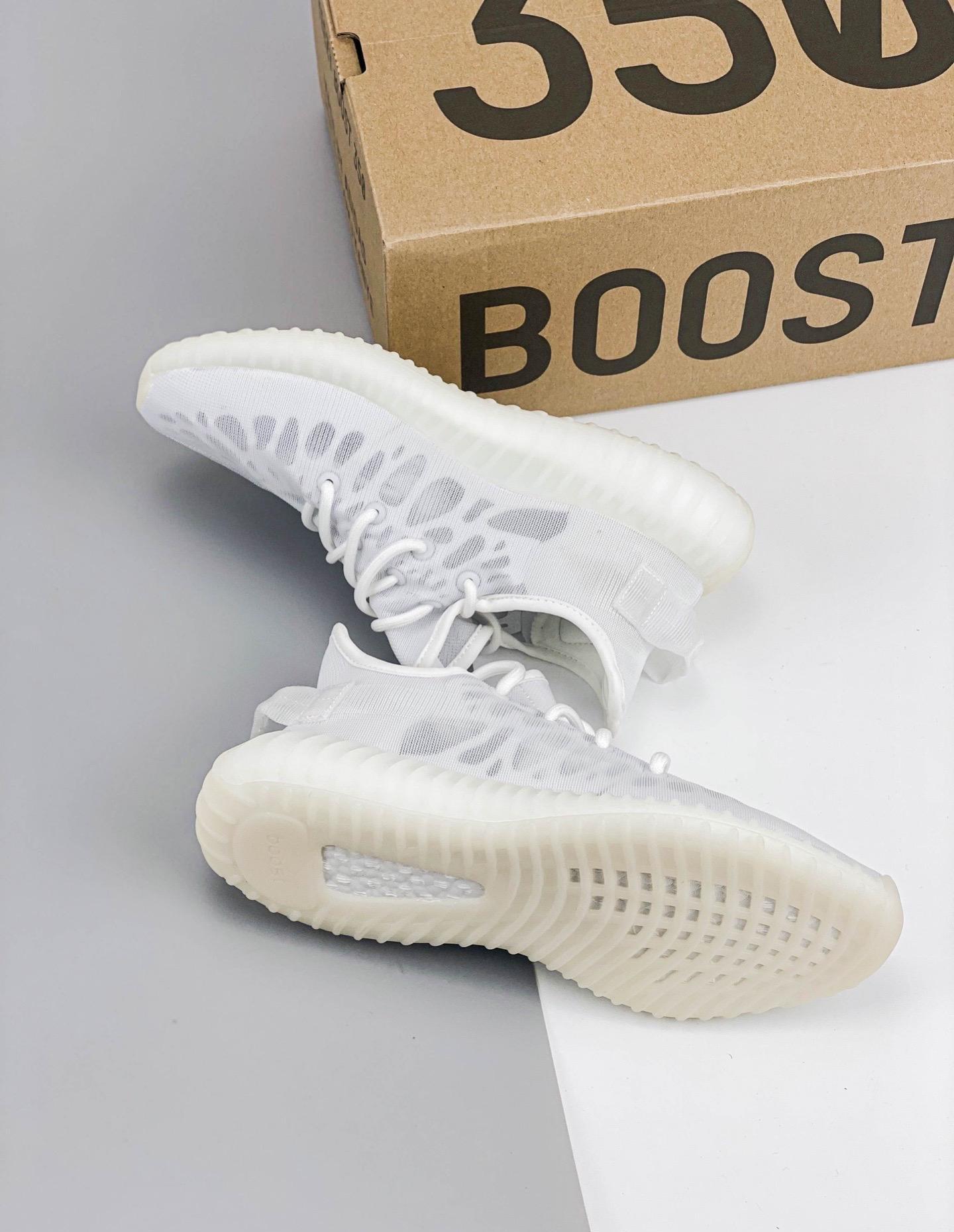 Kanye West X Yeezy Boost 350 V2ash Pearl