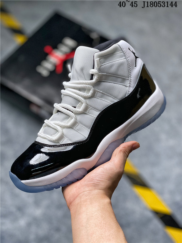 Air Jordan 11 Concord