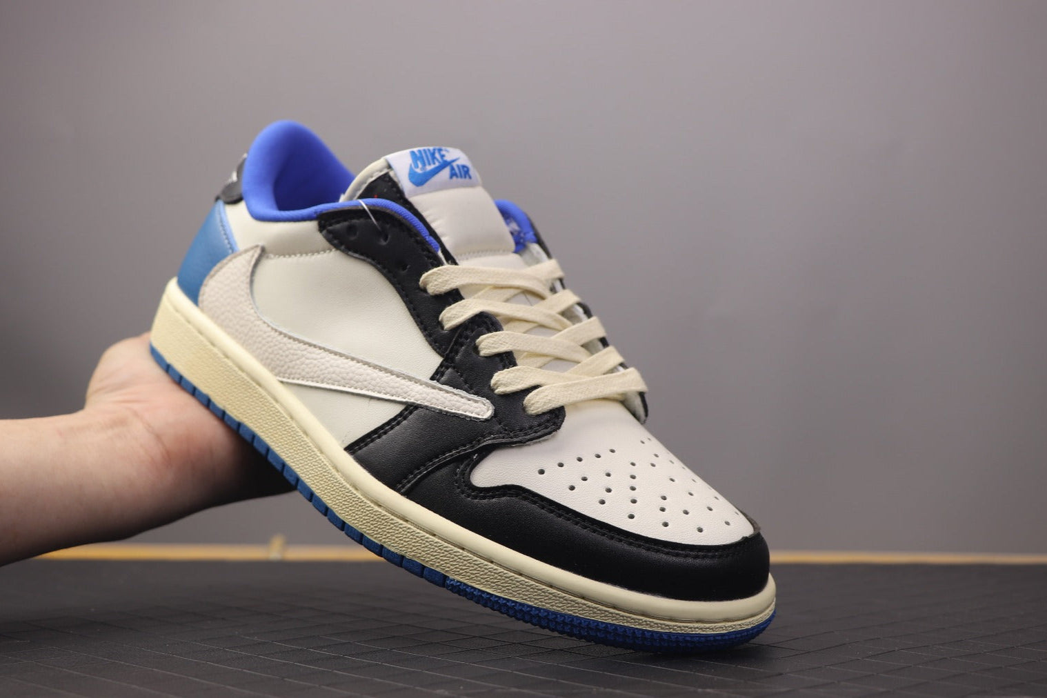 Air Jordan 1 Low
