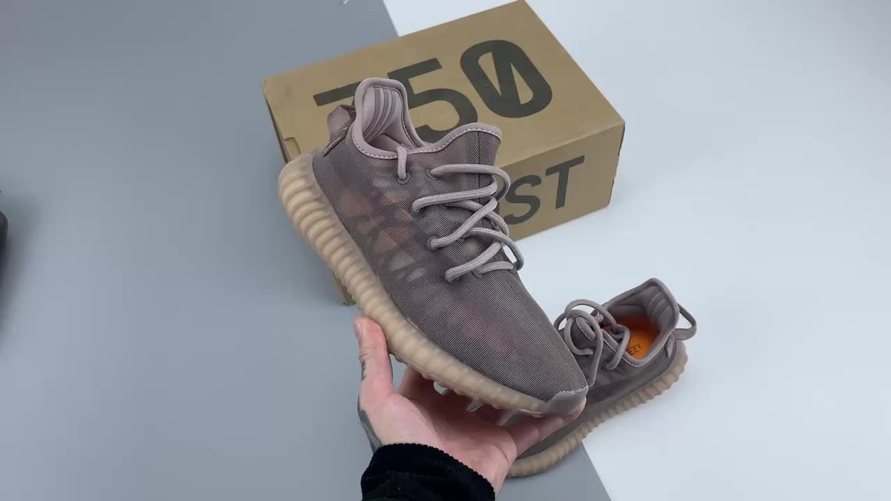 Kanye West X Yeezy Boost 350 V2ash Pearl