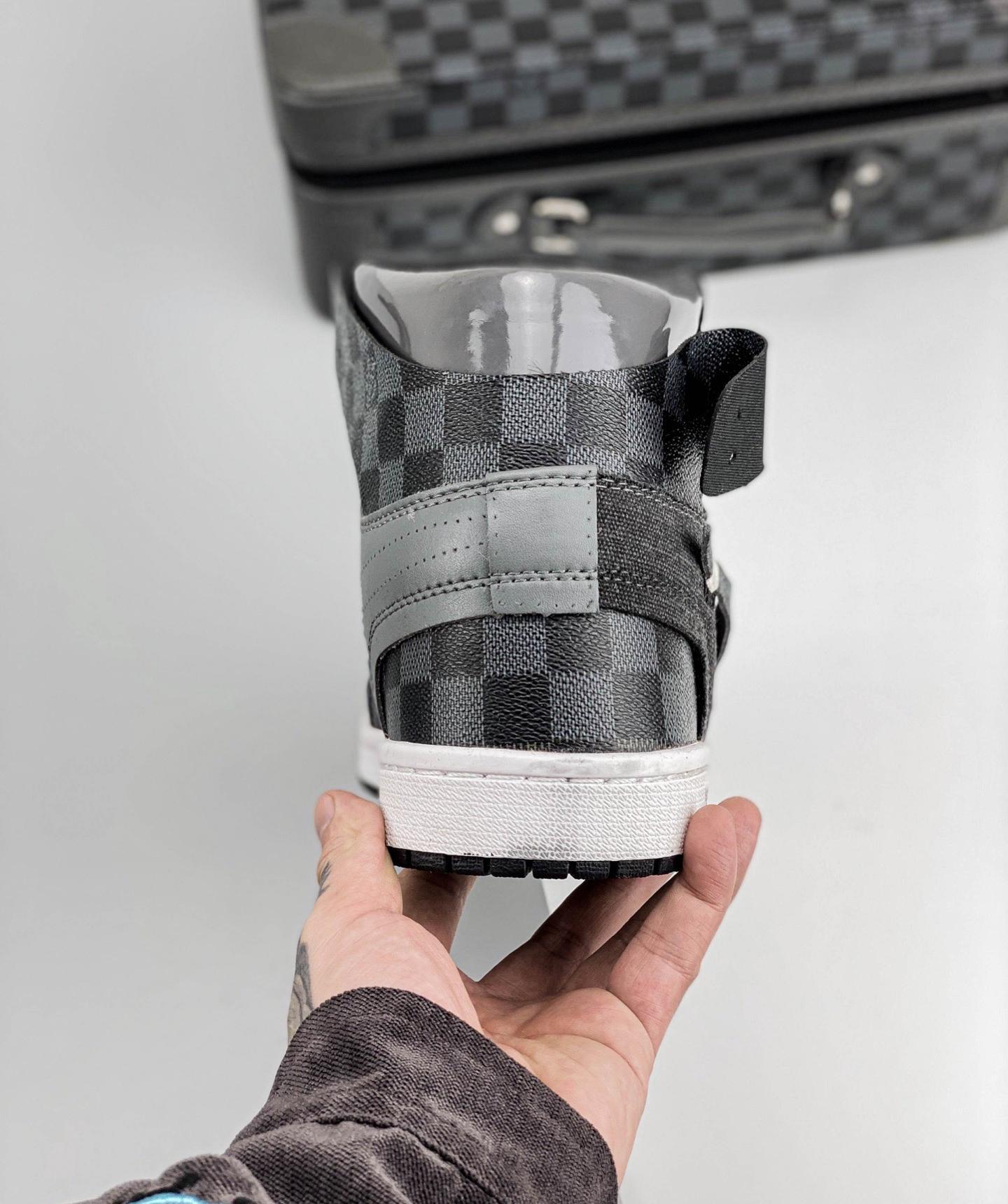 Air Jordan 1 High Lv