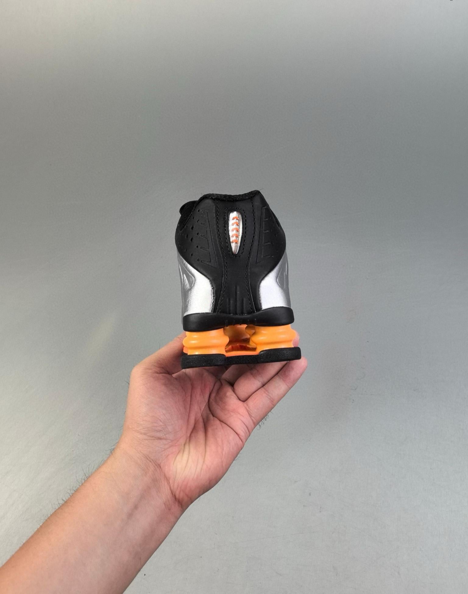 Shox R4 36-45
