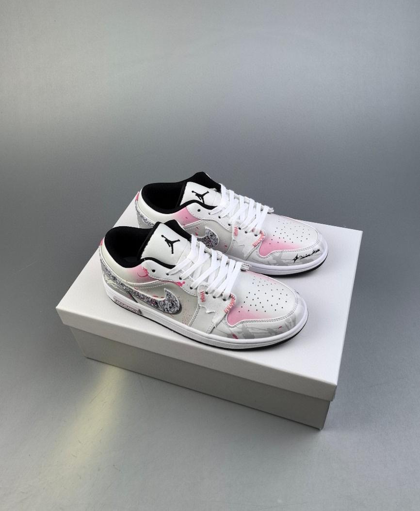 Air Jordan 1 Low