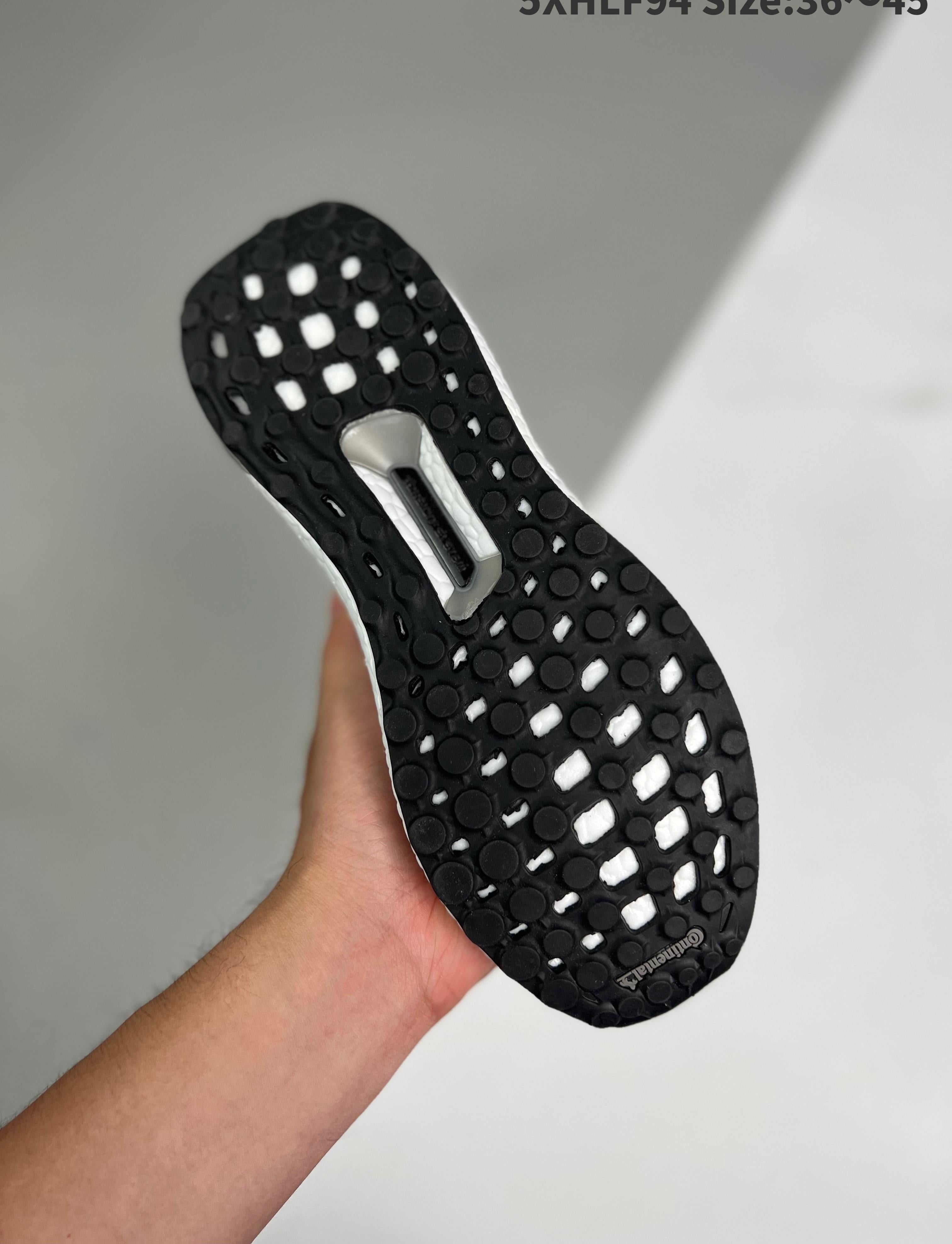 Ultra Boost 40