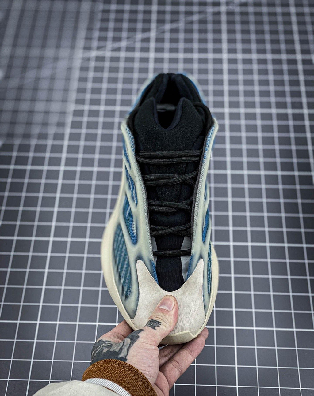 Yeezy 700 V3 36-46