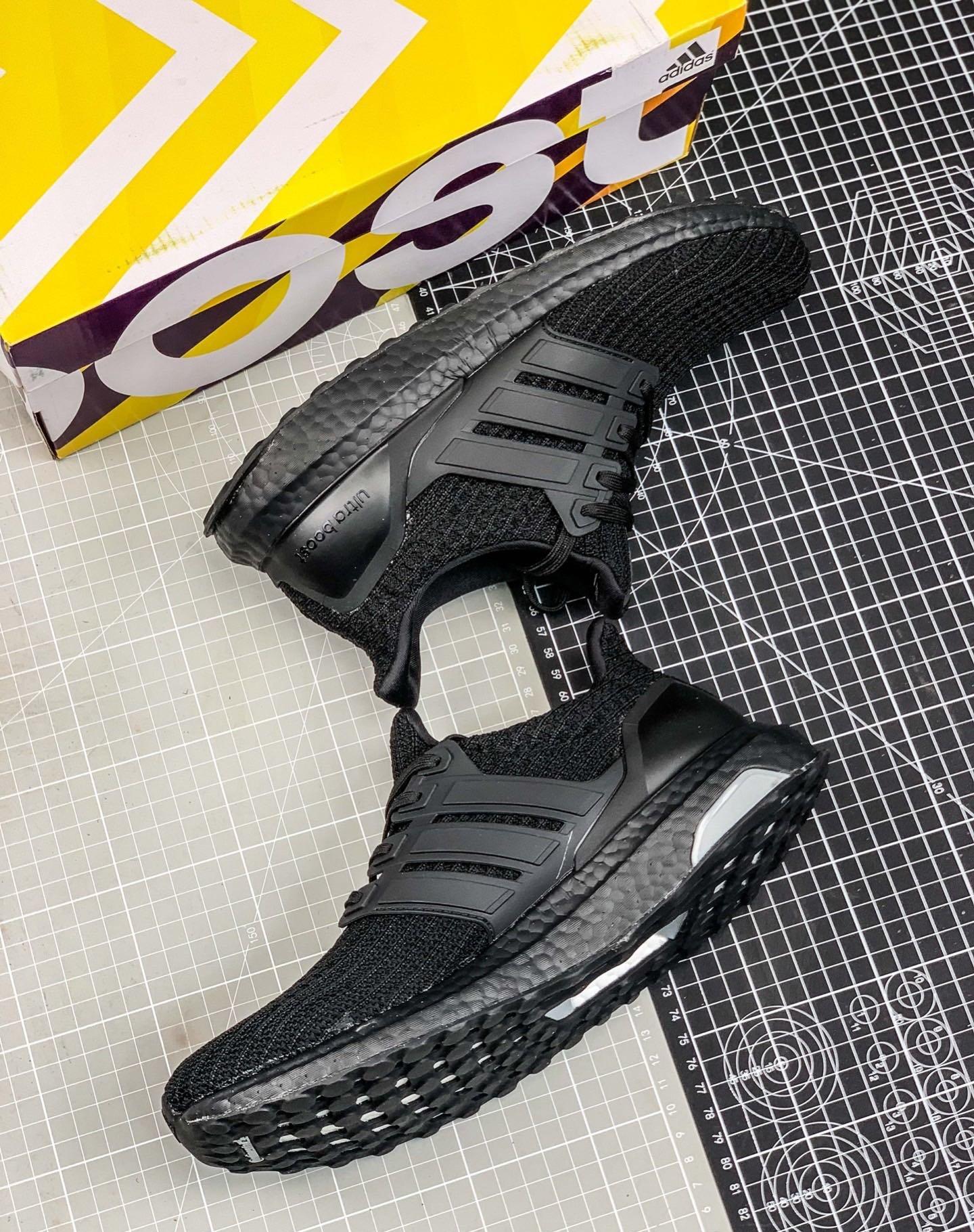 Ultra Boost 40