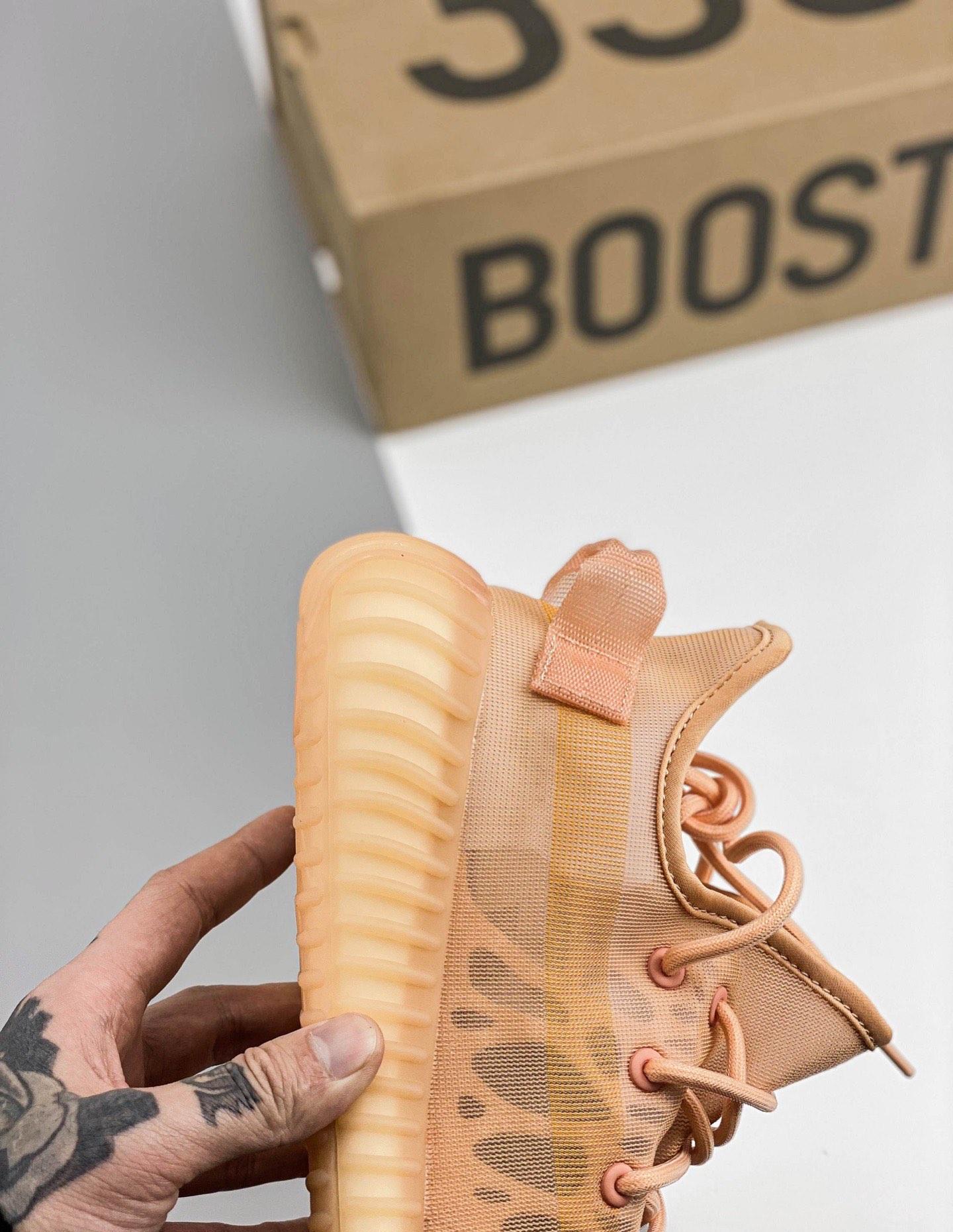 Kanye West X Yeezy Boost 350 V2ash Pearl