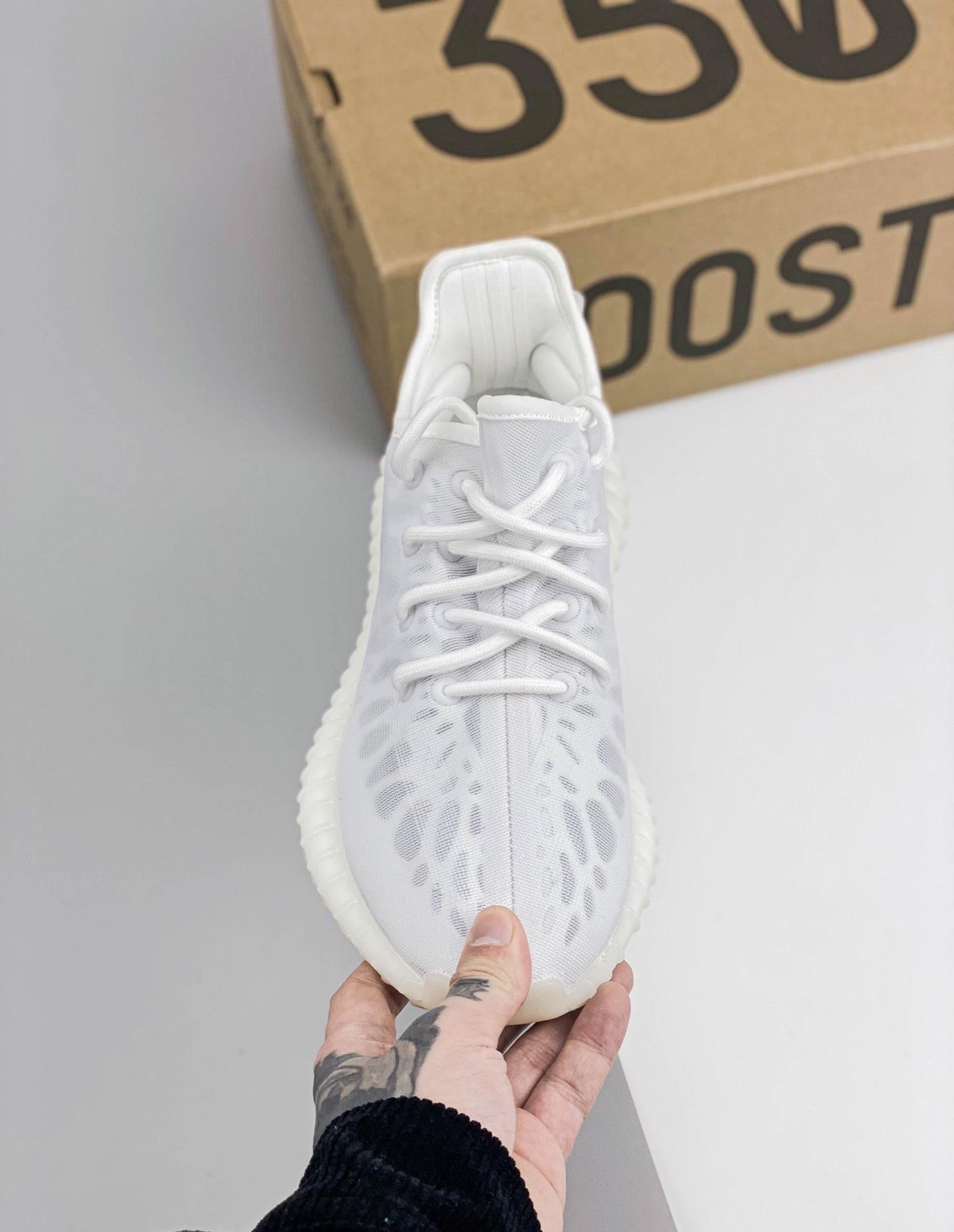 Kanye West X Yeezy Boost 350 V2ash Pearl